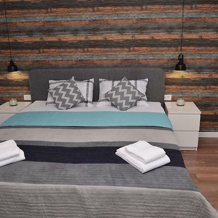 Aparthotel Danube กาลาจิ ภายนอก รูปภาพ