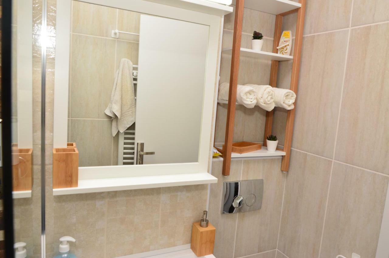 Aparthotel Danube กาลาจิ ภายนอก รูปภาพ